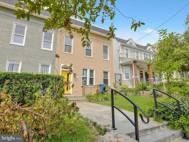Photo - 4210 4th St NW