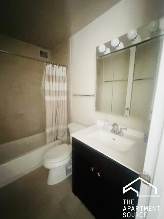 Photo - 444 W Fullerton Pkwy Unit 1305