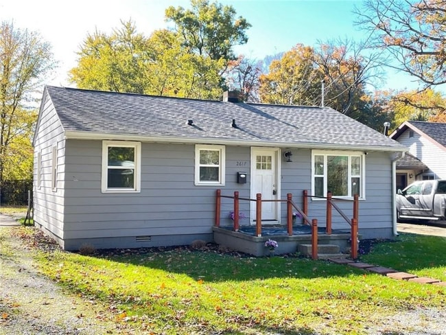 Photo - 2617 E 6th St