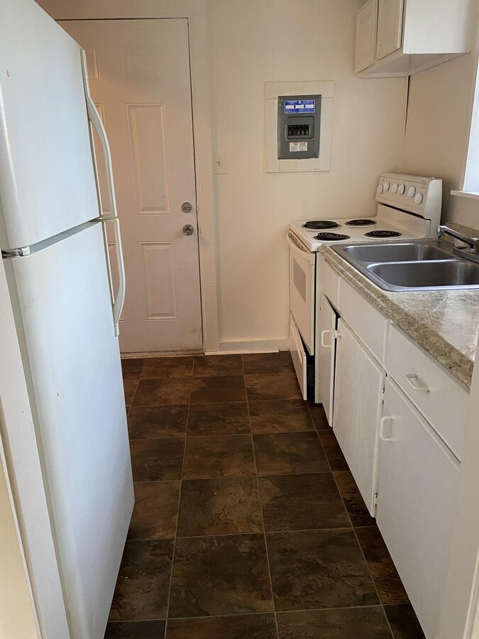 Photo - 2434 Knox Dr