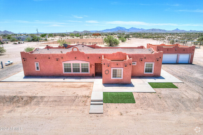 Building Photo - 49749 W Pampas Grass Rd Rental