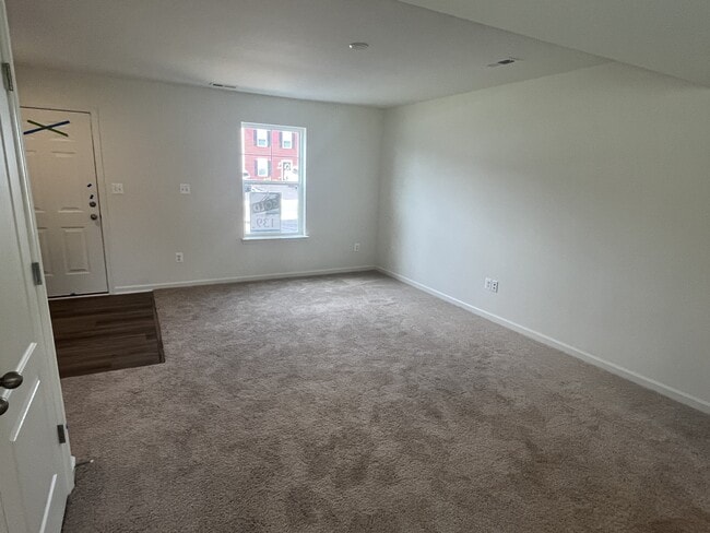 Photo - 164 Scotch Pine Dr