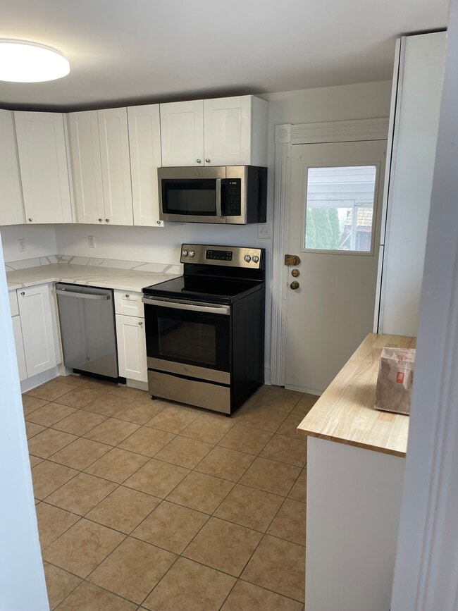 Photo - 125 Tunxis Hill Rd Unit #2