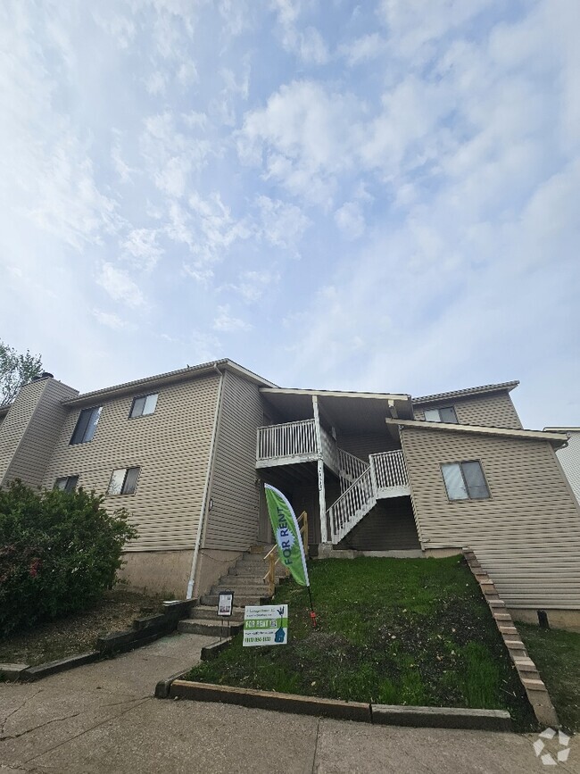 Building Photo - 1315 E 123rd Ter Rental