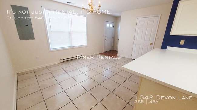 Photo - 1342 Devon Ln