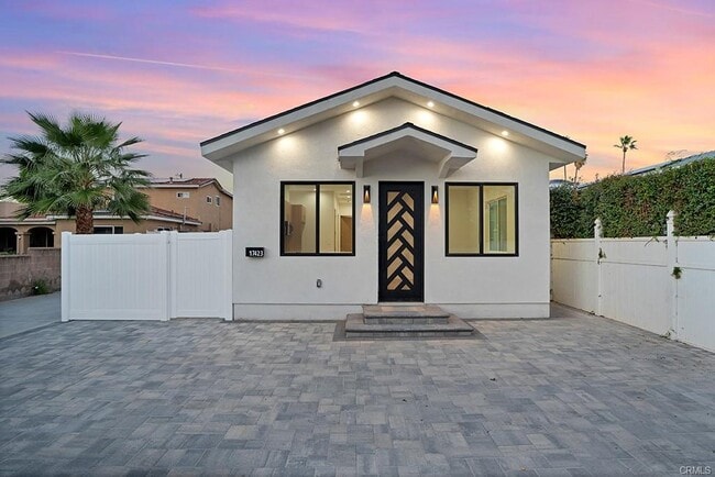 Building Photo - 17425 Los Alimos St