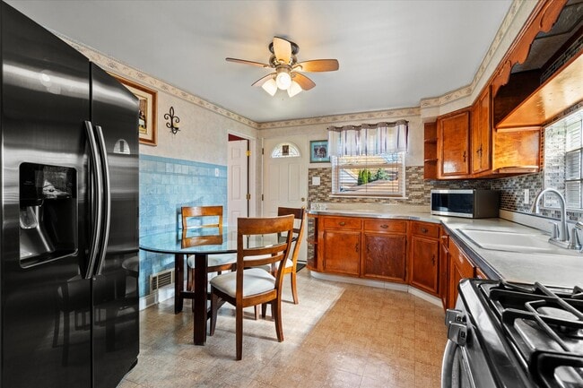 Photo - 11051 S Avenue D