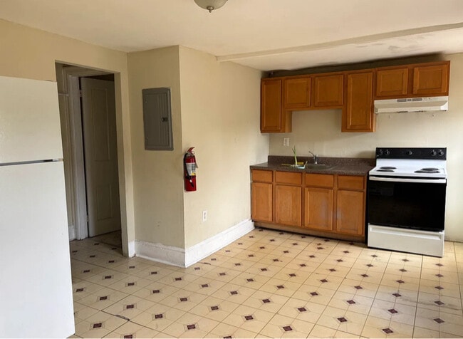 Photo - 811 W Main St Apartment