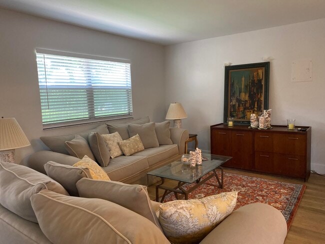 Photo - 146 Seville H