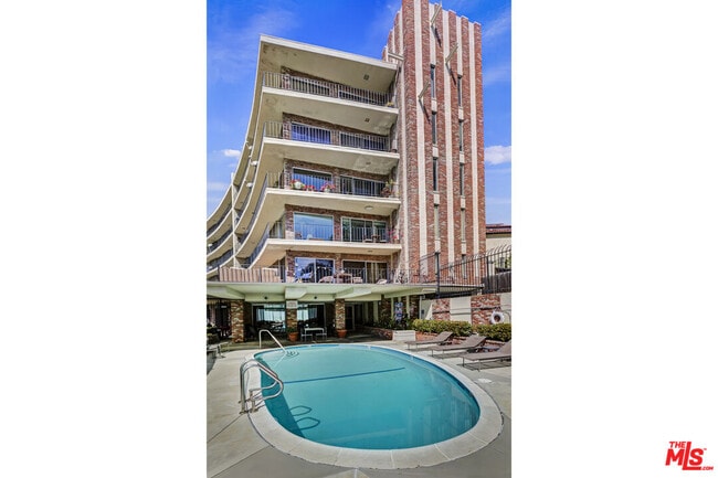 Building Photo - 2260 N Cahuenga Blvd Unit 203 Rental
