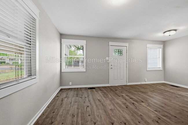 Photo - 920 S Lee Ave