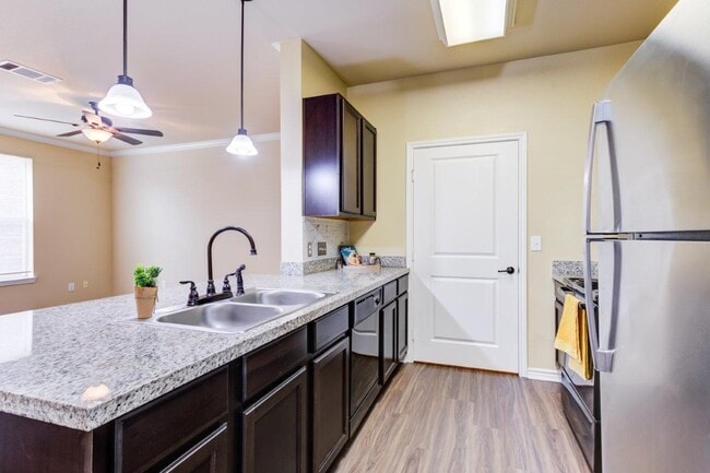 Chateau Mirage Apartment Homes