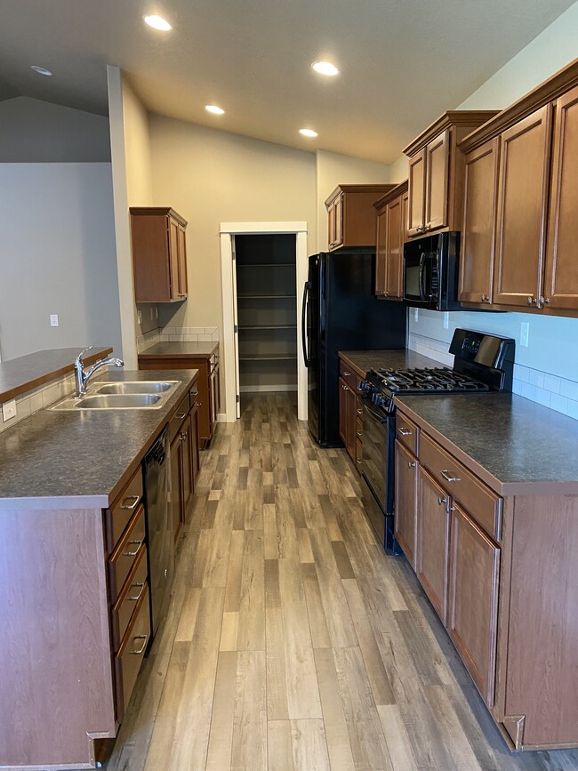 Photo - 1640 SW Panorama Dr