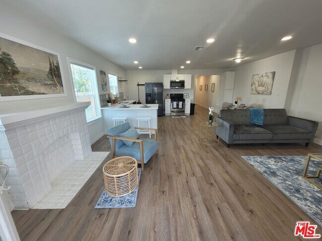 Photo - 3509 W 59th St