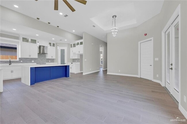 Photo - 8 Makayla Dr