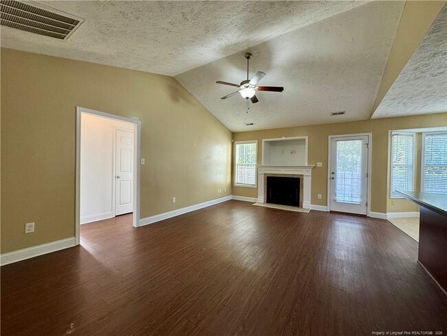 Photo - 5616 Duncan St