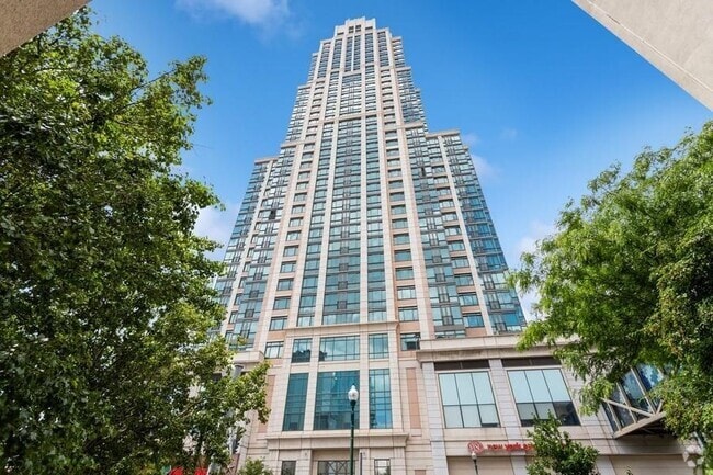 Building Photo - 175 Huguenot St Rental
