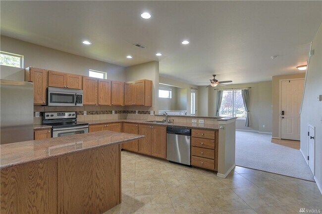 Photo - Large Lacey Four Bedroom, Corner Lot, Newl...