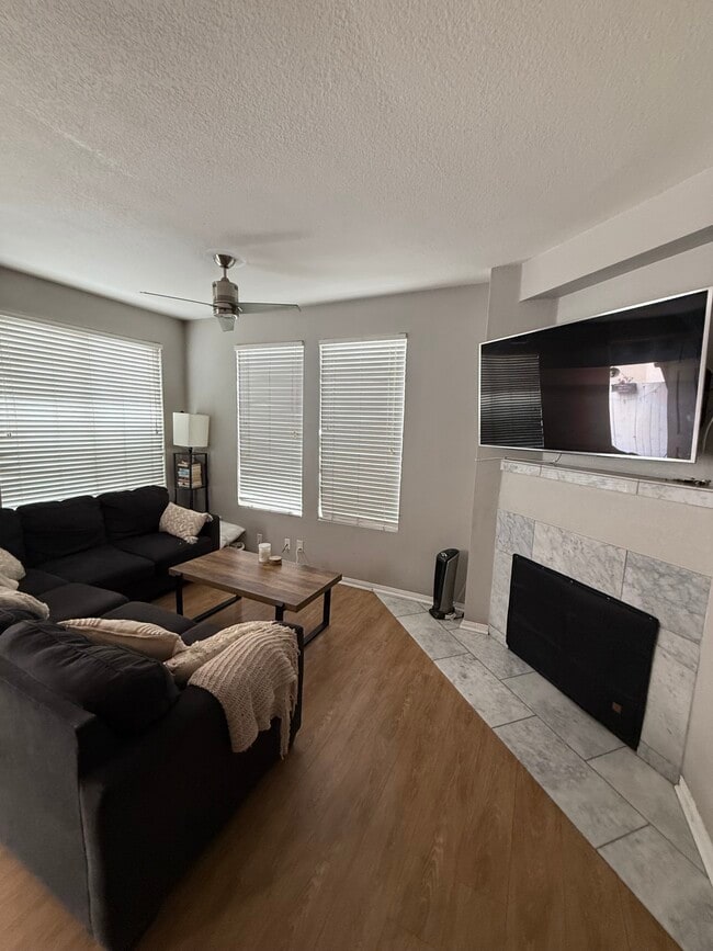 Photo - 1944 Diamond St Unidad 6 Rental