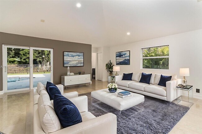 Photo - 1222 Manor Ct