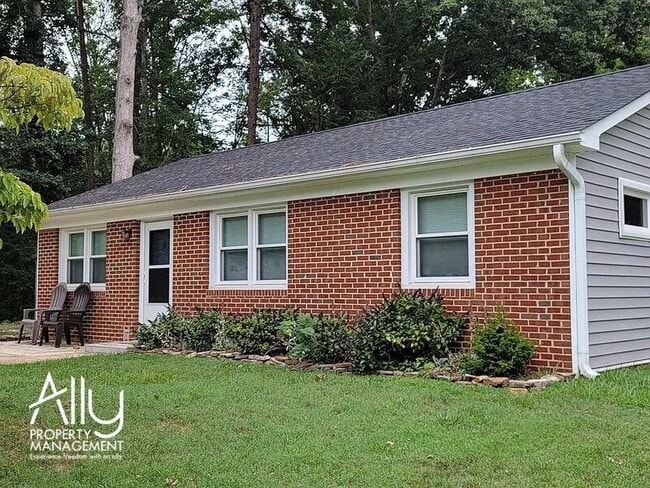 Photo - 290 Windfield Cir
