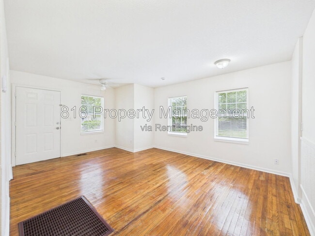 Photo - 7924 Agnes Ave