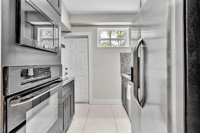 Photo - 10004 E Bay Harbor Dr Unidad SI ID1527176P