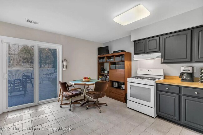 Photo - 105 Creek Rd