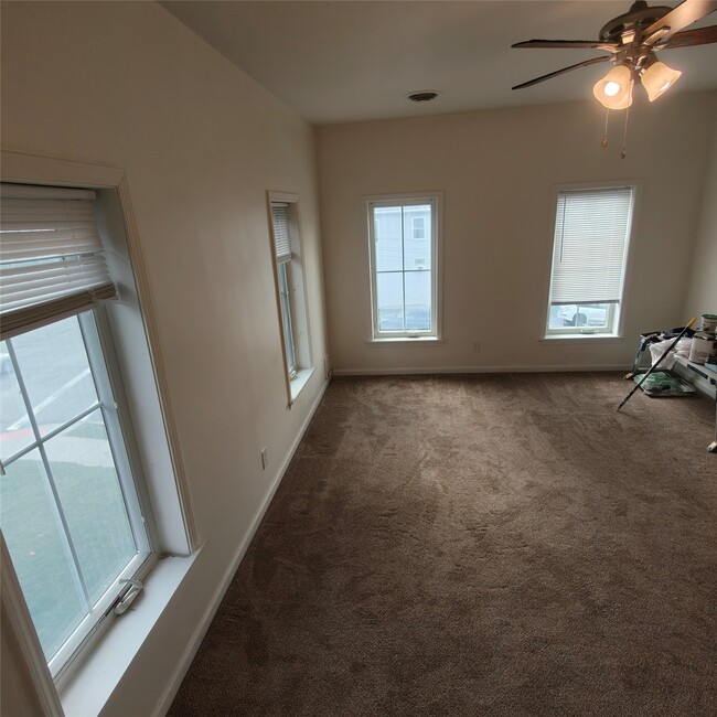 Photo - 145 Floral Ave Unit 4