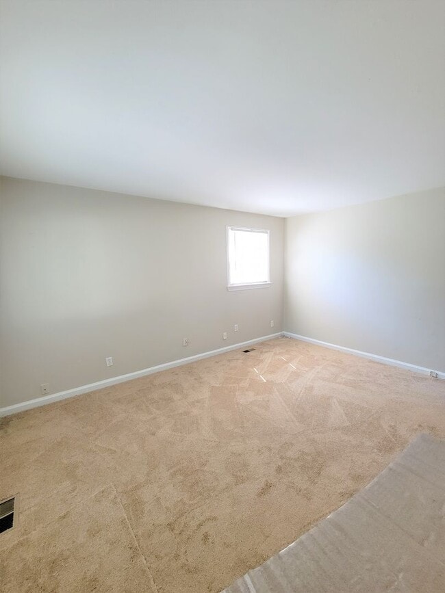 COMING SOON- Adorable 3 Bedroom Home 1 bath house - COMING SOON- Adorable 3 Bedroom Home 1 bath house