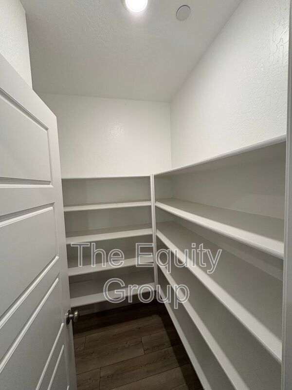 Photo - 217 E Tyler Ct