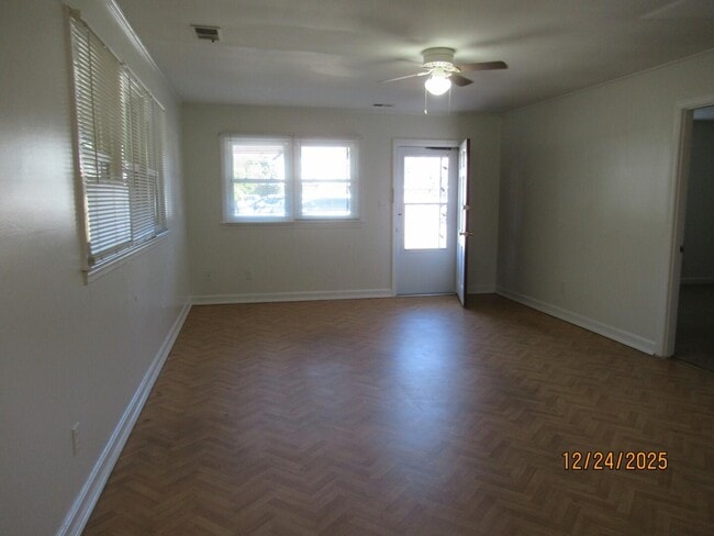 Photo - 326 W Hampton Ave