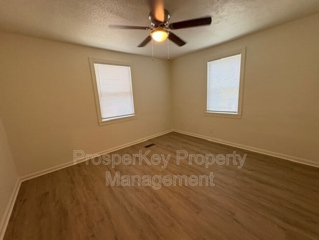 Photo - 3640 Walton St