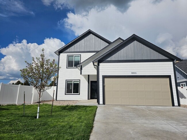 Building Photo - 901 Sonata Lane