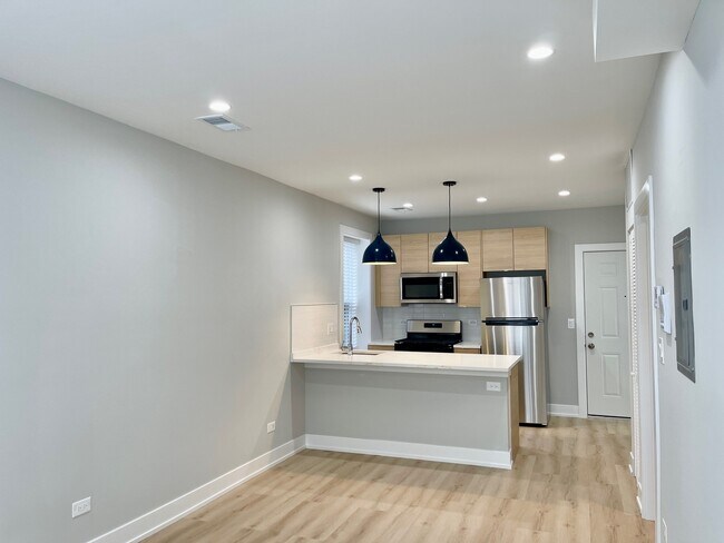 Photo - 2238 W 24th St Unidad 1F