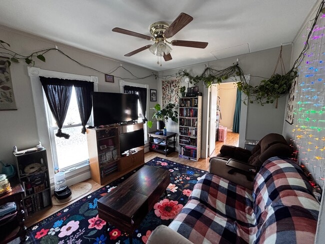 Photo - 160 S Main St Unit 3