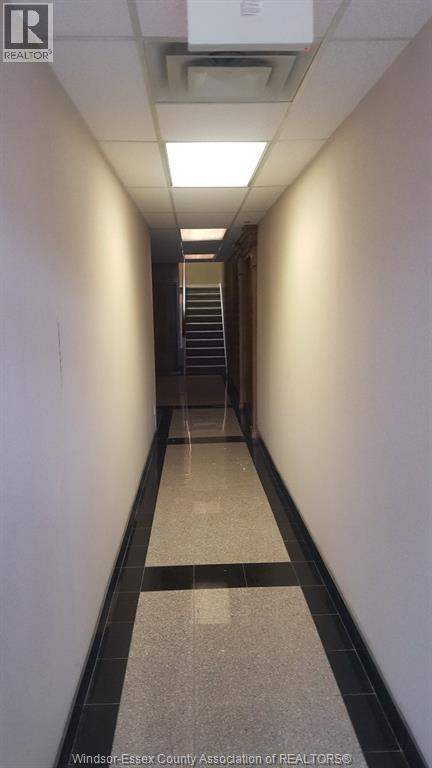 Photo - 1060 University Ave W