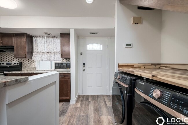 Photo - Stunning Townhome in Amazing Location!!