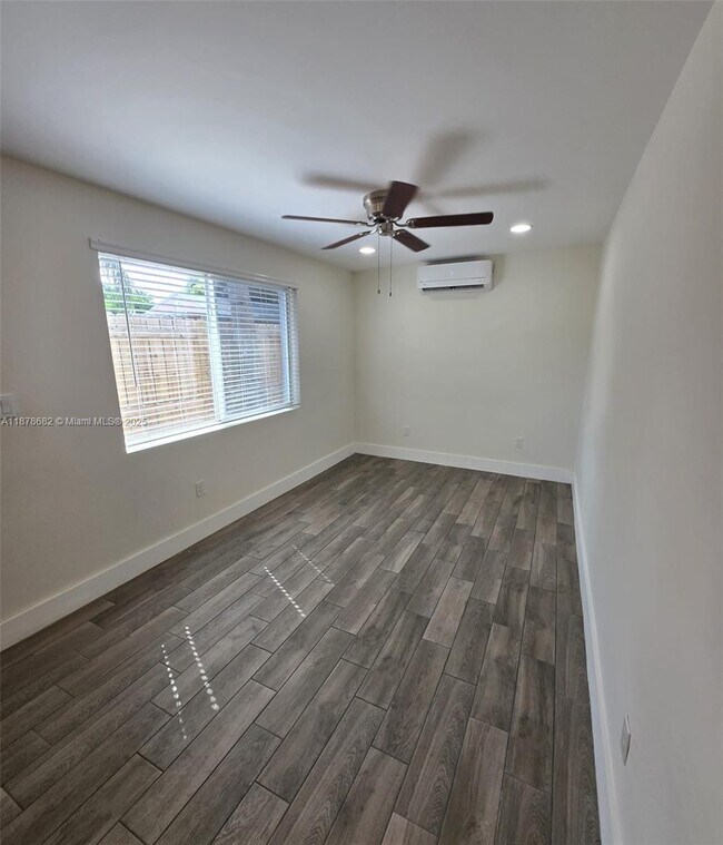 Photo - 2236 Grant St Unit B