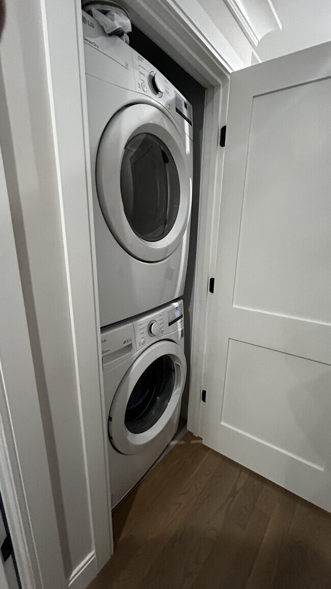 Photo - 126 Englewood Ave Unit 2