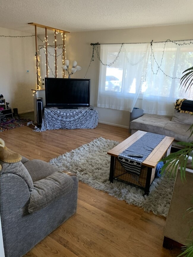 Photo - 422 Edgewood Dr