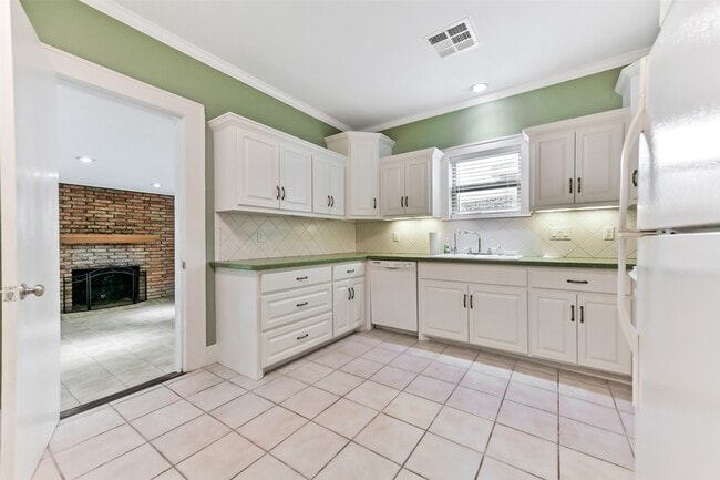 Building Photo - 4701 Avenue N 1/2 Rear Rental
