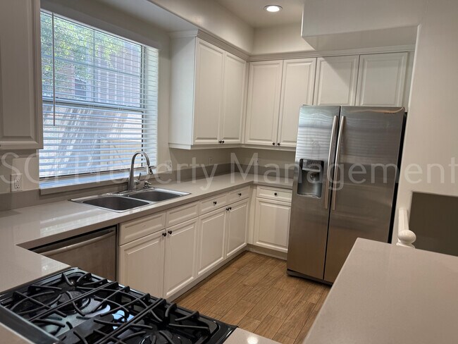 Photo - 942 S Ash Ave