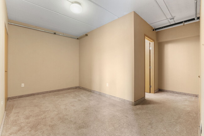 E Street Flats - Student Housing