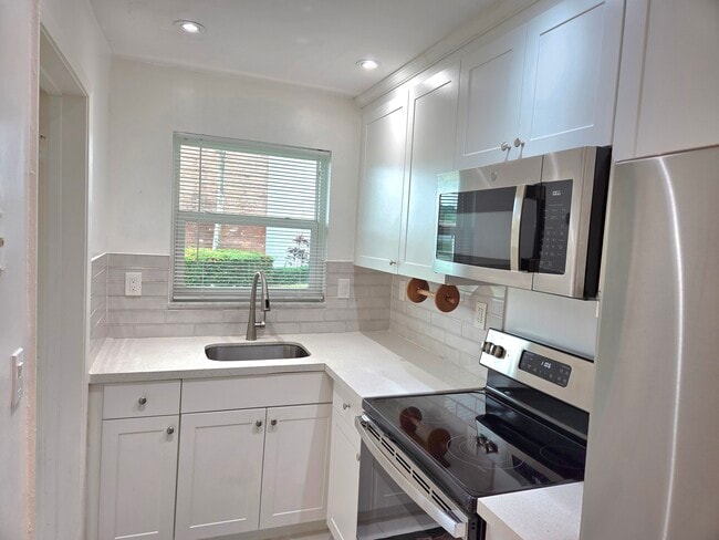 Bright Updated Kitchen - 1971 SE 5th Ct Unit #105E