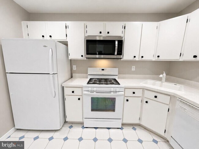 Photo - 17 Barberry Ct
