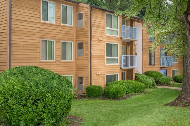 Dickey Hill Forest Apartments