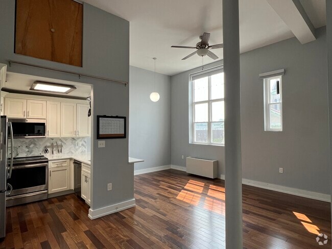 Building Photo - 450 7th St Unit 3E Rental