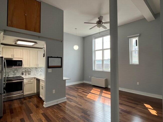 Photo - 450 7th St Unidad 3E Rental