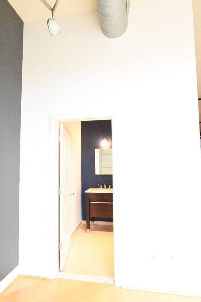 Photo - Chic, Contemporary 1 BD 1.5 BA Condo in Adams Morgan neighborhood of NW DC!!
